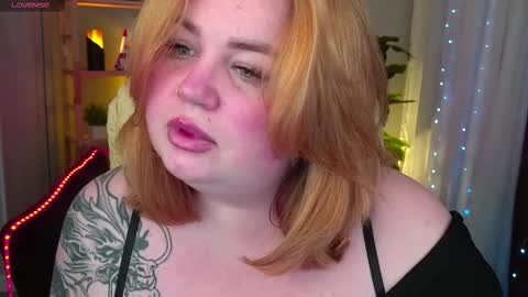 Lola online show from March 4, 9:11 pm