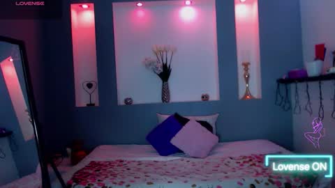 Karolyne online show from January 5, 5:27 pm