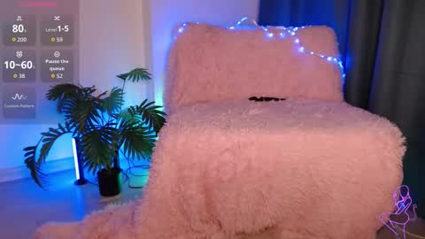 Clary online show from December 14, 8:03 pm