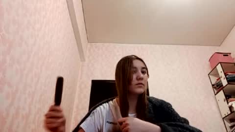 zeniabrossoit online show from March 18, 10:42 am