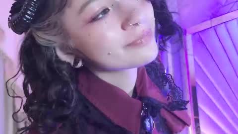    online show from February 5, 3:37 pm