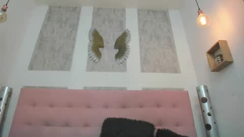 ZHAMIRA  ANDRES online show from April 19, 7:49 pm