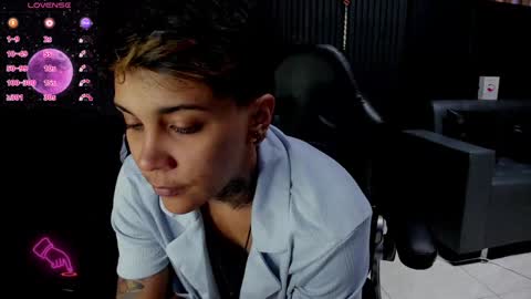 zhoestrong online show from February 8, 6:55 pm