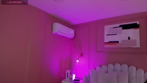 ZIA online show from December 19, 7:28 pm