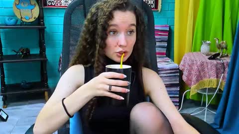 zianichols online show from March 10, 9:56 am