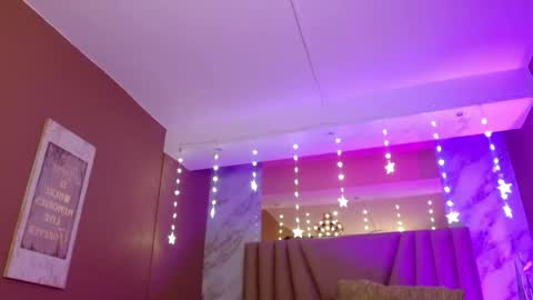 zinna_canela online show from June 2, 4:24 am