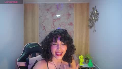 zoe_ch_ online show from January 7, 9:25 pm