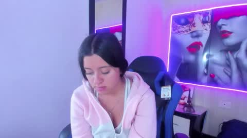 Z O E online show from January 17, 7:43 pm