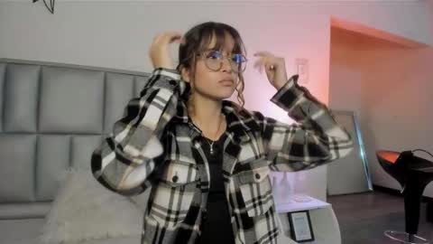 zoe_dear online show from March 19, 11:53 pm