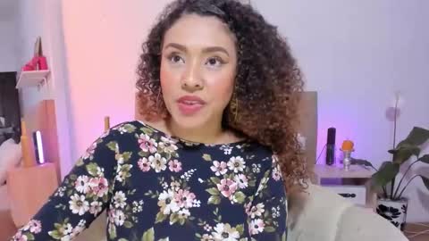 Zoe Gruber online show from January 9, 1:21 am