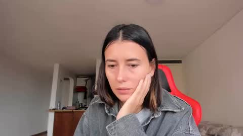 ZOE online show from February 9, 8:13 pm