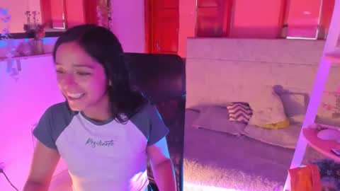 zoe_jonesx online show from March 20, 12:54 pm