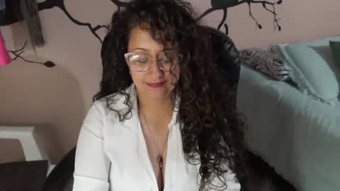 Zoe Koller online show from October 30, 9:27 pm