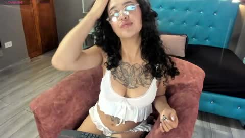 zoe  online show from May 2, 3:32 am