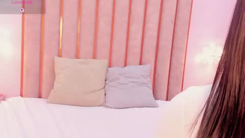 Zoe Monrow online show from August 1, 12:40 pm
