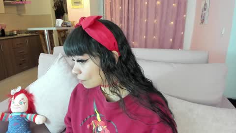 zoe_sullivan_ online show from January 12, 10:02 am