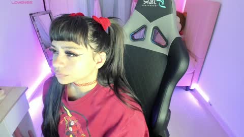 zoe_sullivan_ online show from February 8, 8:52 am