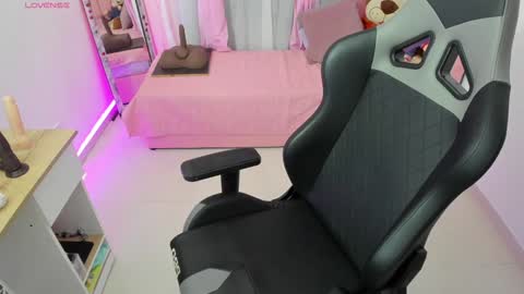 zoe_sullivan_ online show from January 22, 9:24 am