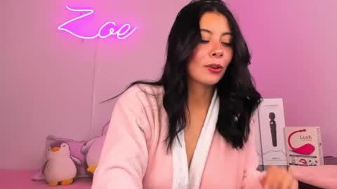 zoecams online show from March 18, 7:52 pm