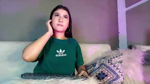 ZOE online show from July 9, 11:06 pm