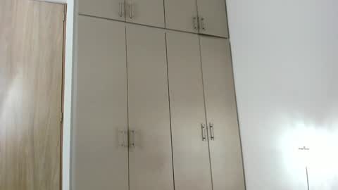 zoee online show from December 14, 3:17 am