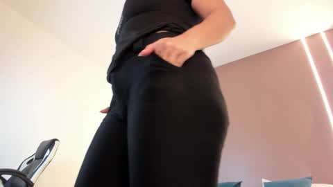 zoee_zi online show from March 25, 9:06 pm