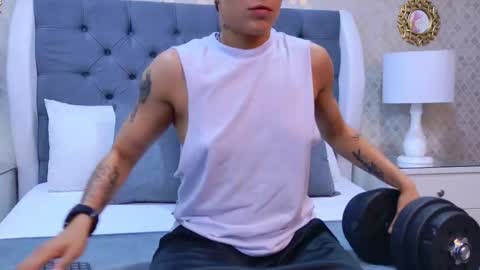 Zoe Krug online show from October 30, 12:06 pm