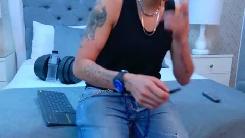 Zoe Krug online show from November 3, 11:58 am