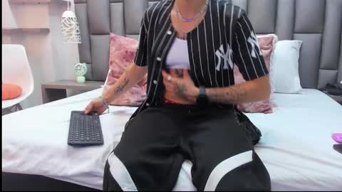 Zoe Krug online show from March 11, 2:20 pm