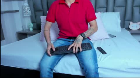 Zoe Krug online show from April 4, 12:15 pm