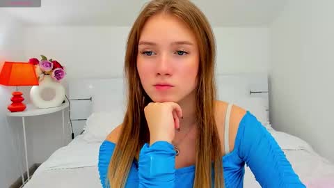 Zoe online show from November 18, 2:51 pm