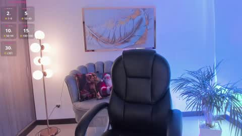 Zoe Presley  online show from December 11, 9:01 pm