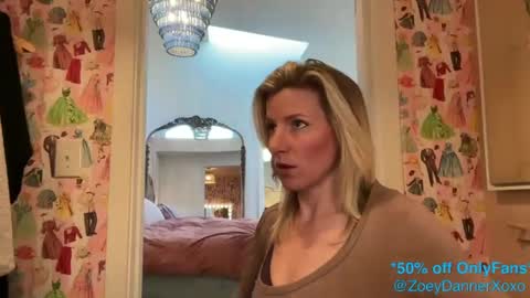 Zoeydanner online show from February 11, 5:40 pm