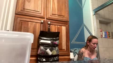 Zoey Portland online show from November 12, 2:31 am