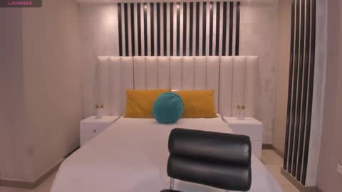 Zoey Walker online show from November 8, 1:27 pm