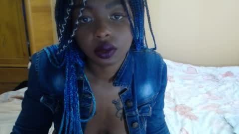 Zooe online show from February 7, 5:07 pm