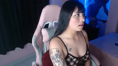 zulemapiel online show from December 22, 2:47 am