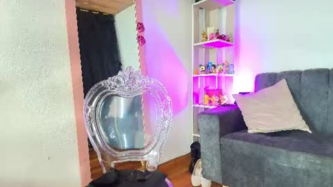 zully_green online show from July 5, 4:19 am