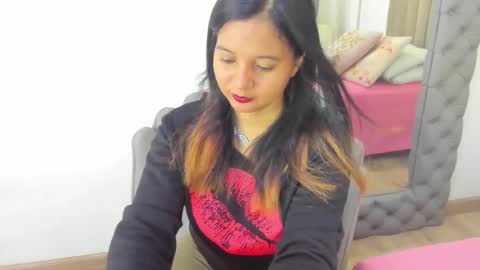 Im Zusan My schedule is from 1030pm to 430 am colombian time online show from April 18, 7:58 pm