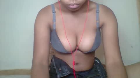 zyraelle_01 online show from May 29, 10:35 am