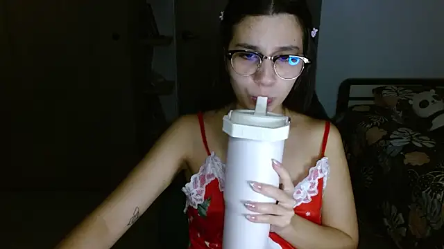 mia  lopez  online show from April 17, 3:19 am