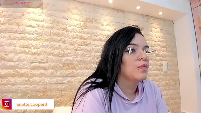 anette cooper online show from December 17, 3:44 am