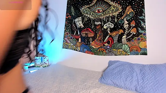 emilybae  online show from October 6, 11:53 pm