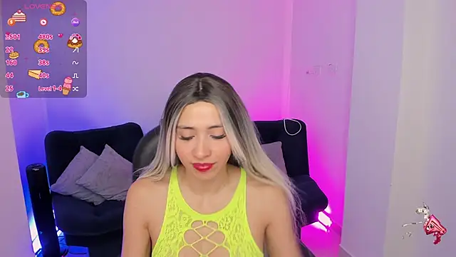 emilly smith 1 online show from November 29, 7:23 am