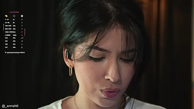 anniehillofficial online show from January 11, 6:35 pm