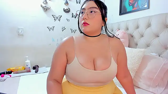 NayaWayne online show from June 25, 5:58 pm