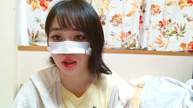 liliyRiSAcha-n online show from March 11, 7:45 am