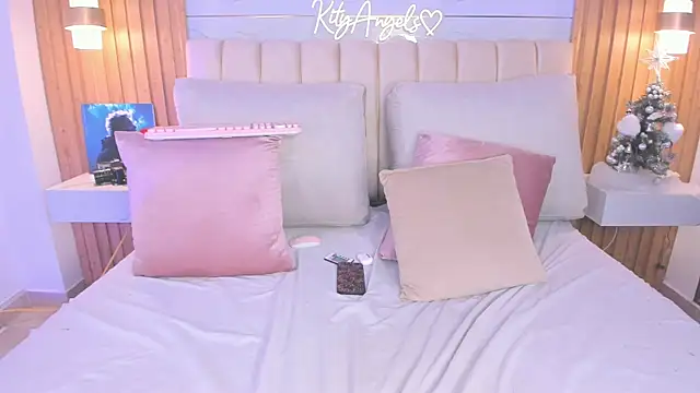 kityangelss online show from January 13, 1:44 am