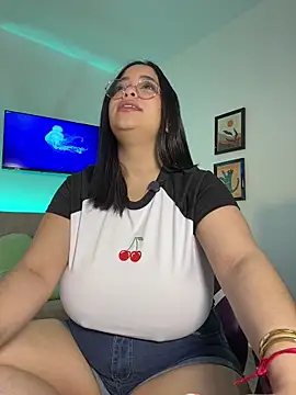tati reyess online show from November 3, 11:36 am