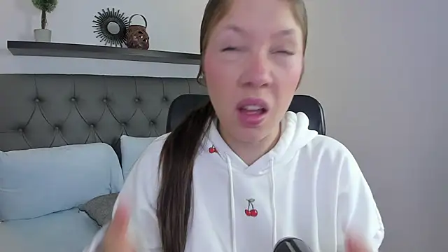 nataly rodri online show from October 4, 1:33 am